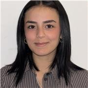 Sono una studentessa universitaria e offro lezioni a bambini delle scuole elementari e medie.